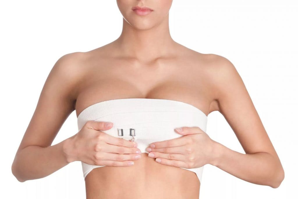Какими эффективными методами можно увеличить грудь?
